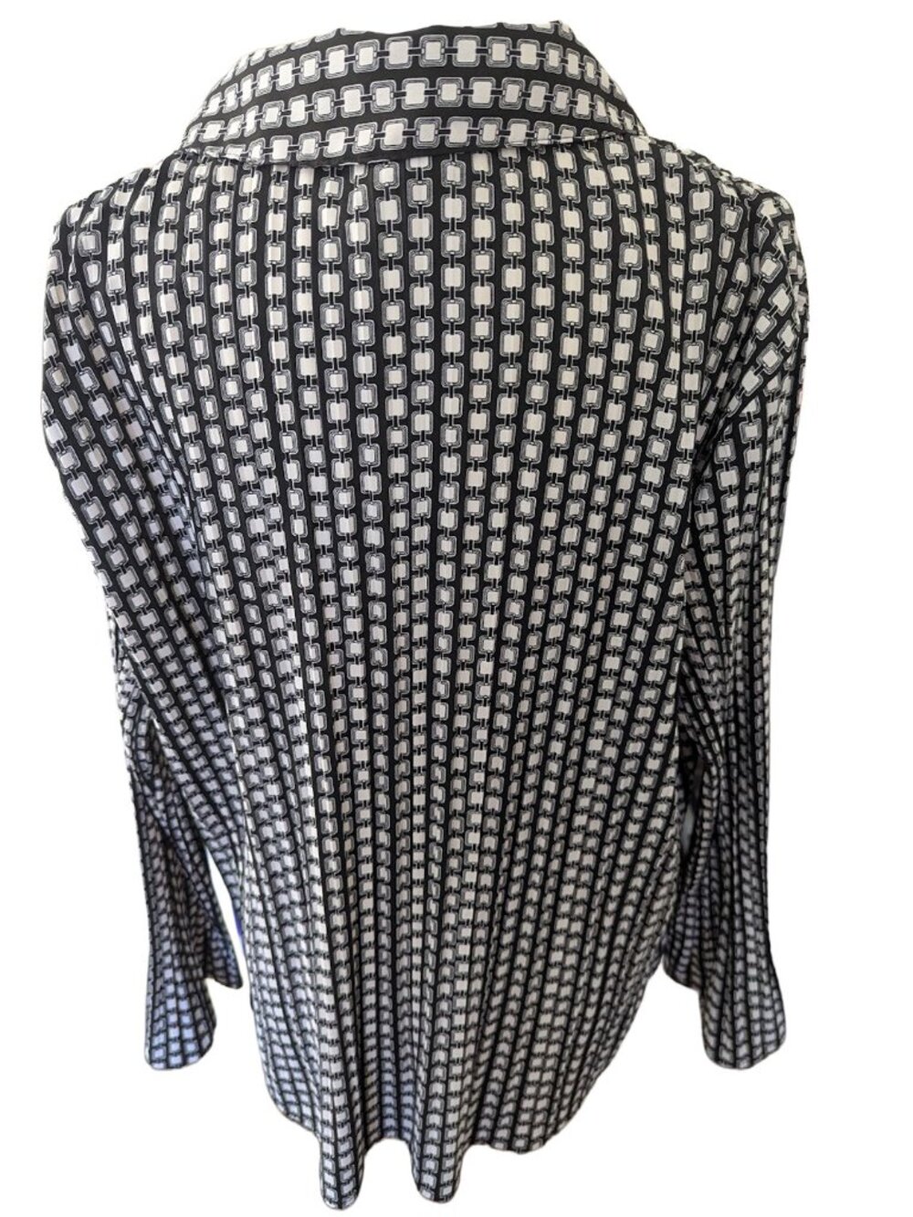 East 5th Black and White Geometric Pleated Button Down Blouse - Picture 10 of 12